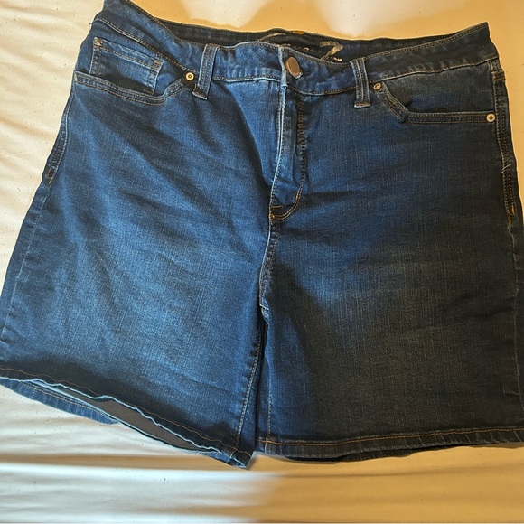 Seven7 Pants - Seven7 Plus Size 16 Weekend Shorts Dark Wash Denim Mid Rise Stretch Jean Shorts